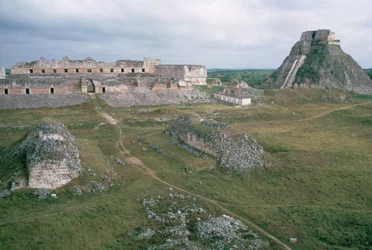 El Castillo und das Nonnenkloster